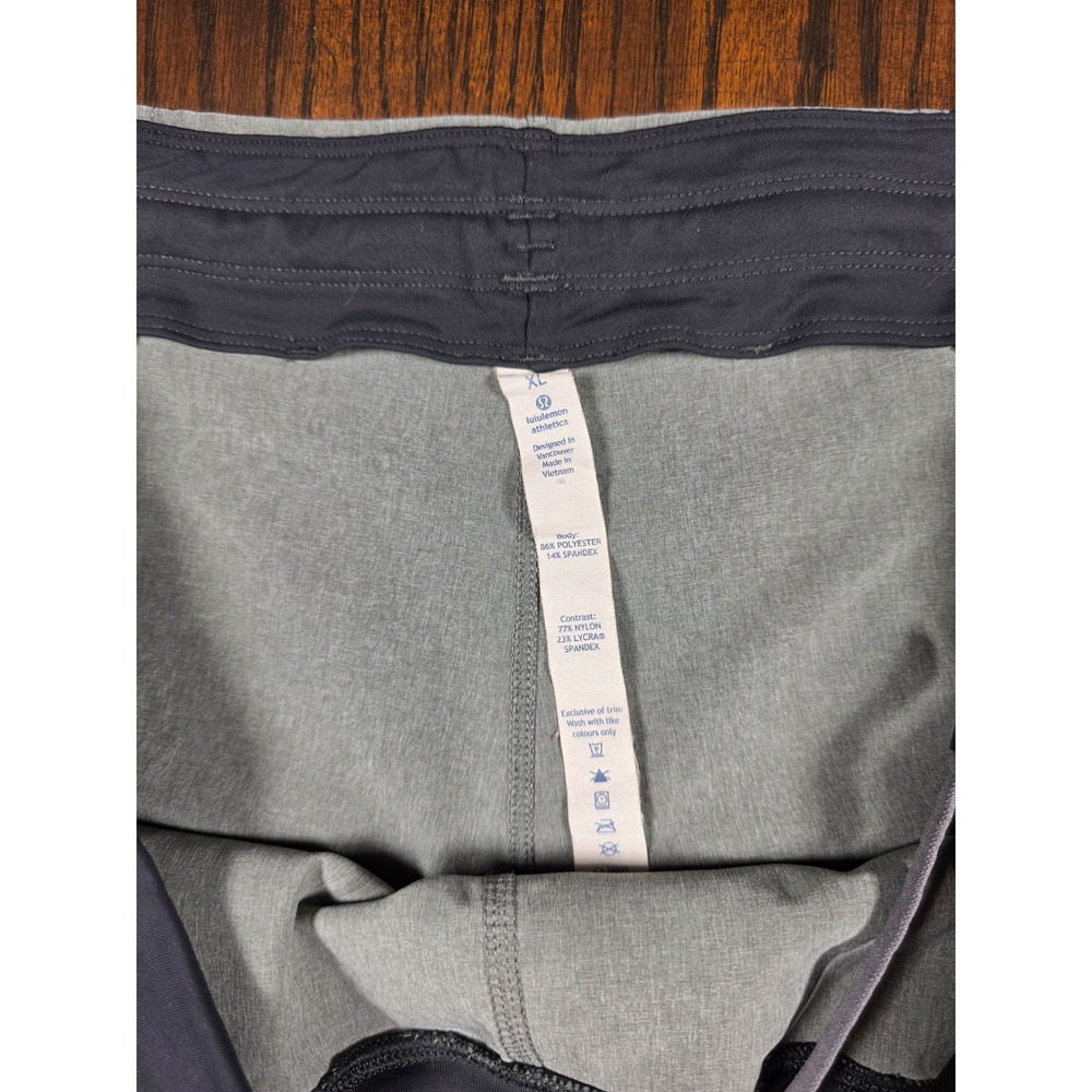 Lululemon T.H.E. Shorts Mens XL Gray Black Linerless 9 Inseam Training Gym - Picture 5 of 6